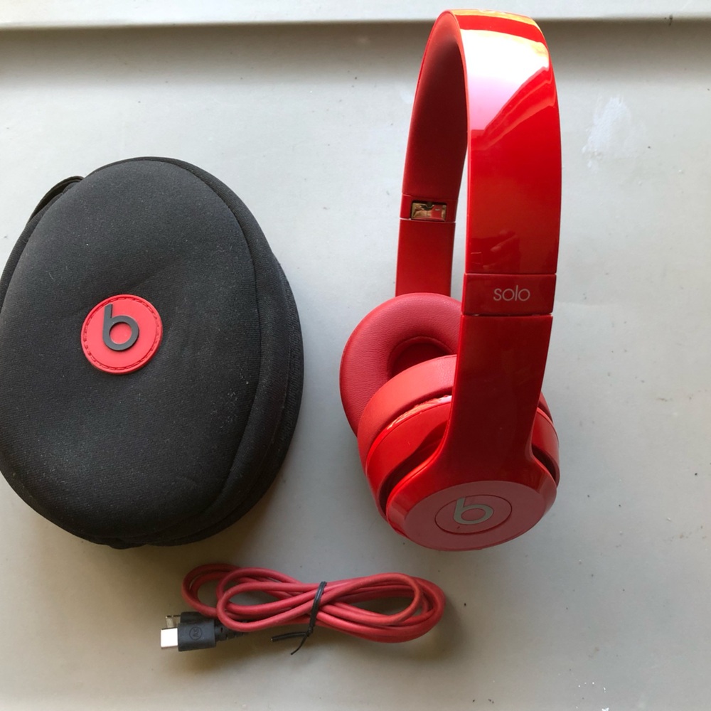 Beats Solo Wireless Headphones